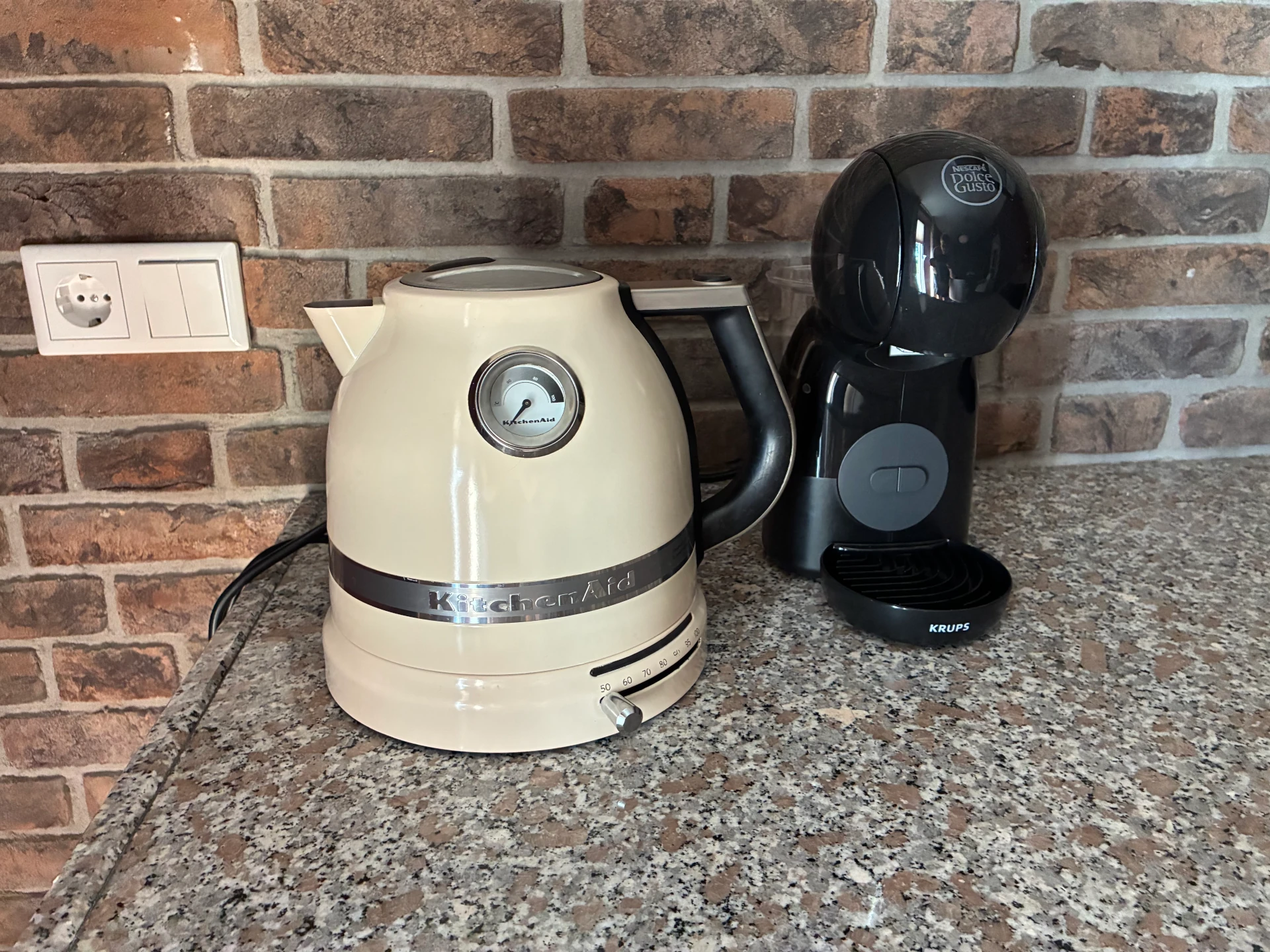 HofvanHeulerbroek bed and breakfast tea can de kraanvogel